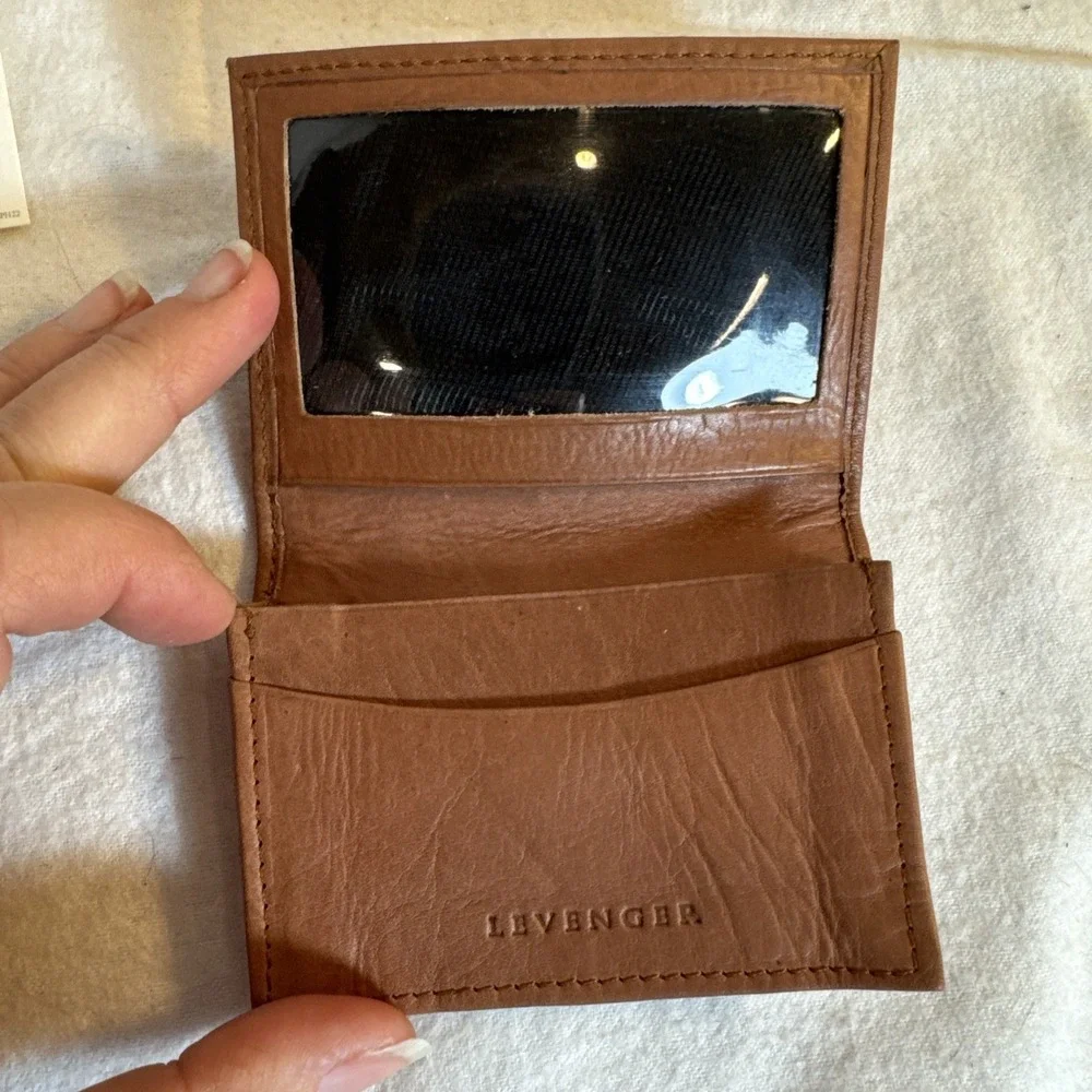 Levenger Pebbled Saddle Brown Fine Leather ID Credit Card Wallet NEW‎ In Box